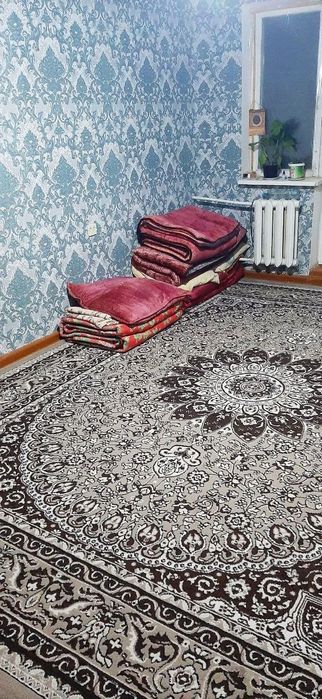 Сдается 1 ком кв в Чирчике 1 мкн 2 этаж рядом школа садик