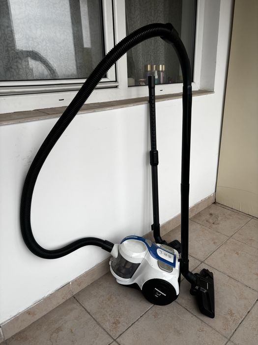 Aspirator fără sac Heinner Cyel