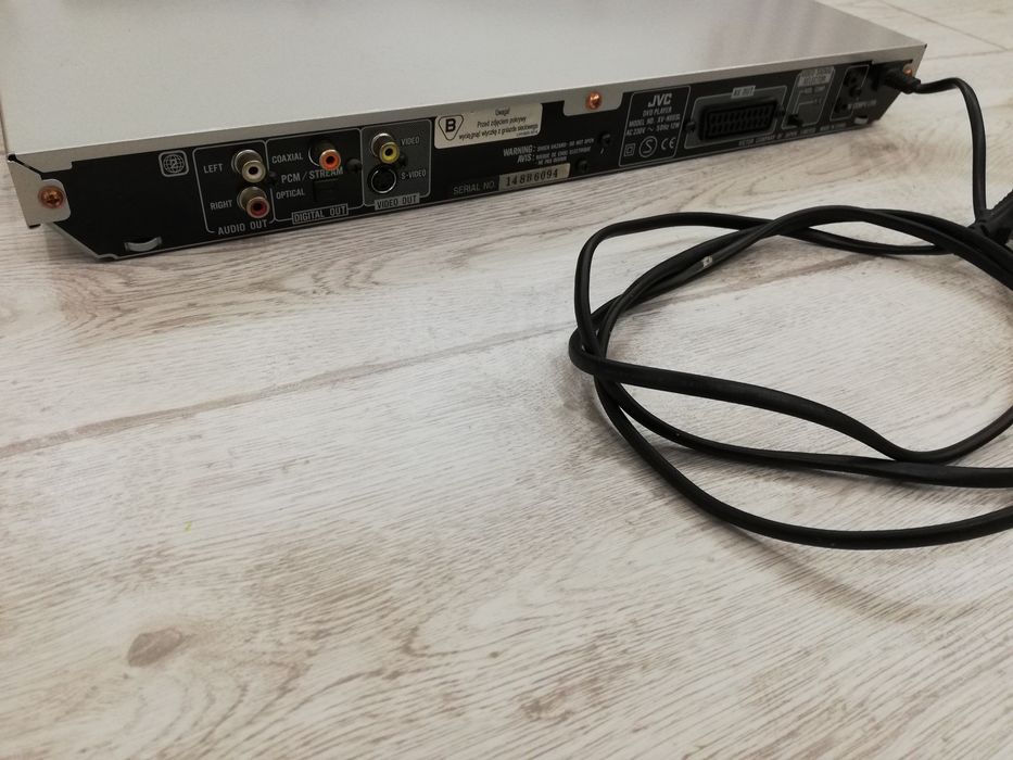 DVD player JVC  + 4 диска