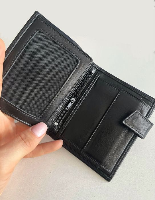 Портфейли от естествена кожа