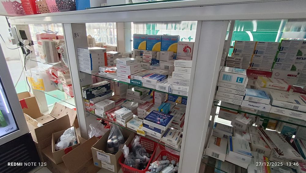 Apteka yoke Do'konlar uchun mebel sotiladi.