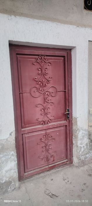 Темир дарвоза сотилади