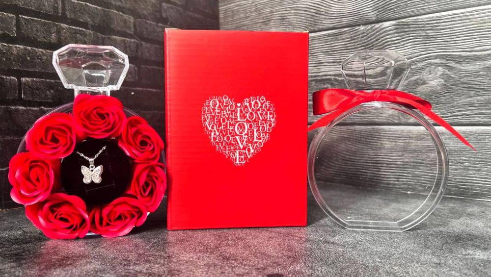 Романтический роза с украшением