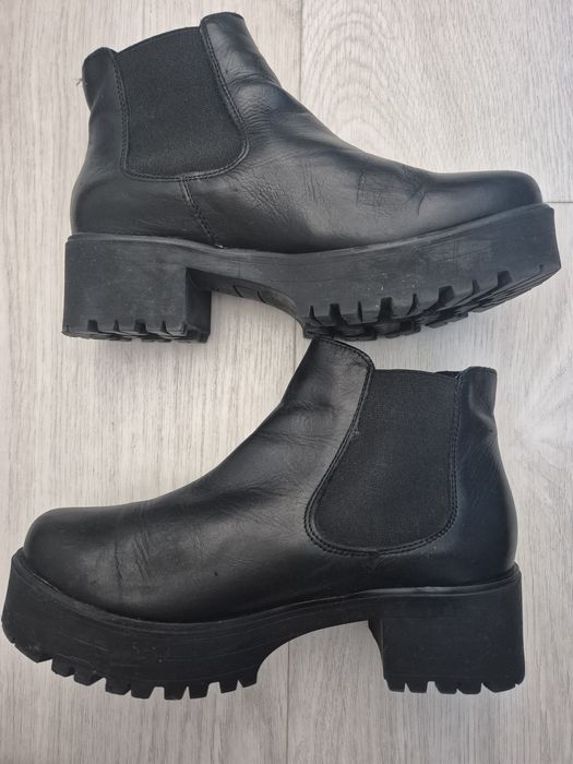 Ghete negre piele Flavia Passini