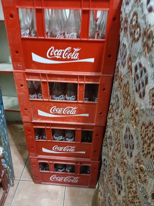 Кока кола яшиклари 4 Дона бутилкаси билан сотилади