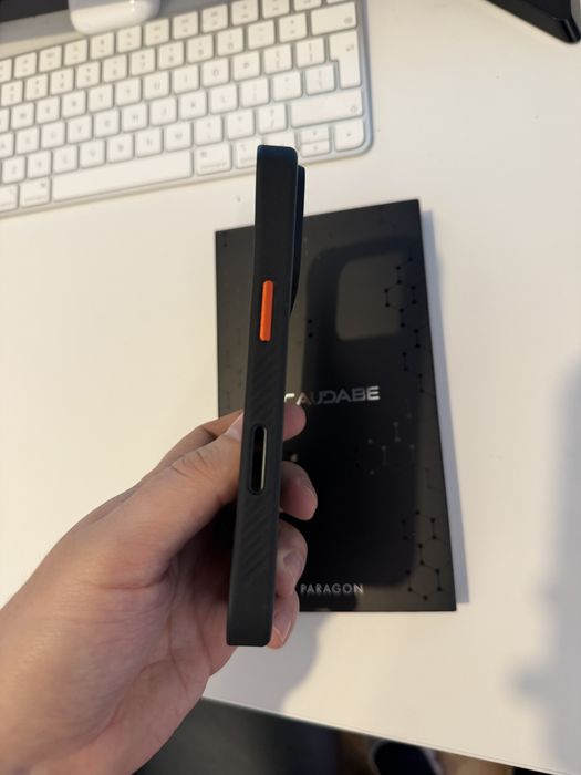 Husa Apple Iphone 17 Pro Caudabe Paragon