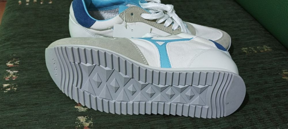 Mizuno Etamine marimea 42 , noi cu eticheta, impecabili