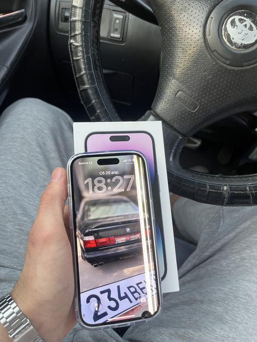 Срочно продам айфон 14Про