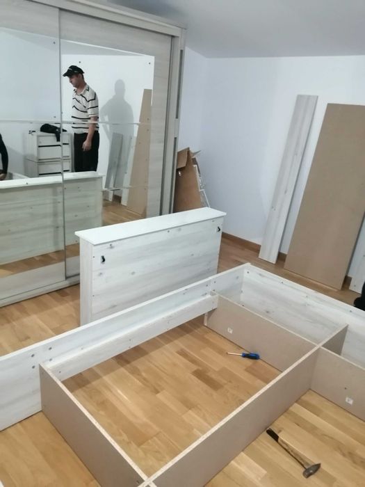 montaj mobila livinguri dulapuri paturi etajere birou comode canapea