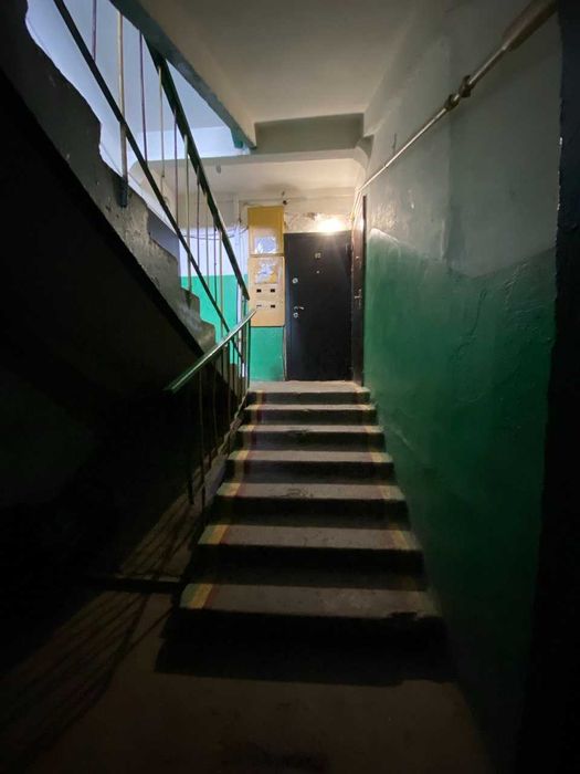 Продам 2х,  6 мкр, на против ТД Самрук