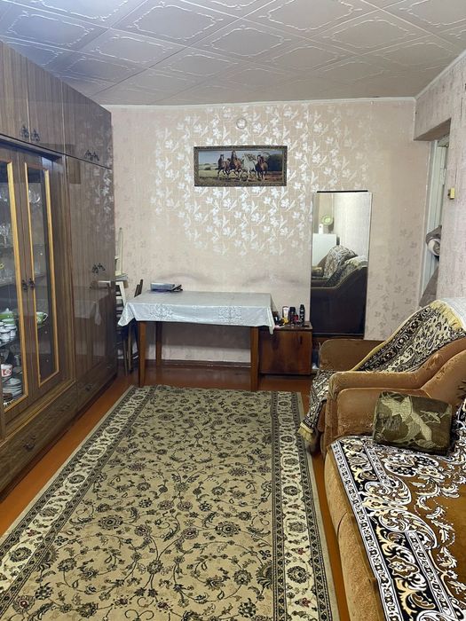 Продам 2 ком. квартиру район Янтаря.