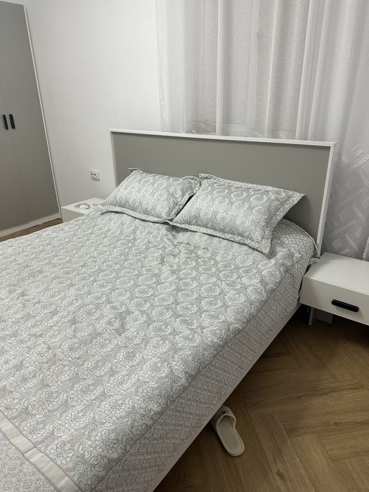 Продам кровать ( 2 тумбы в подарок )