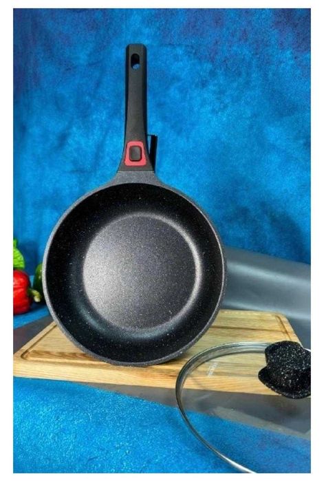 В связи с переездом продам сковородки 2 штуки