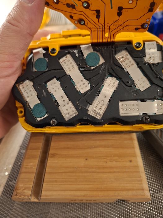 Inlocuiesc celule baterii sudura la rece