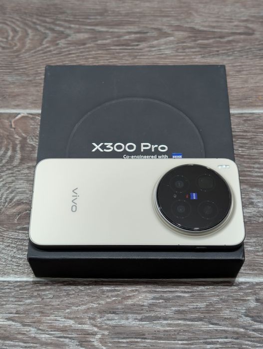 Vivo X300 Pro 512 gb Ram 16 5G EAC