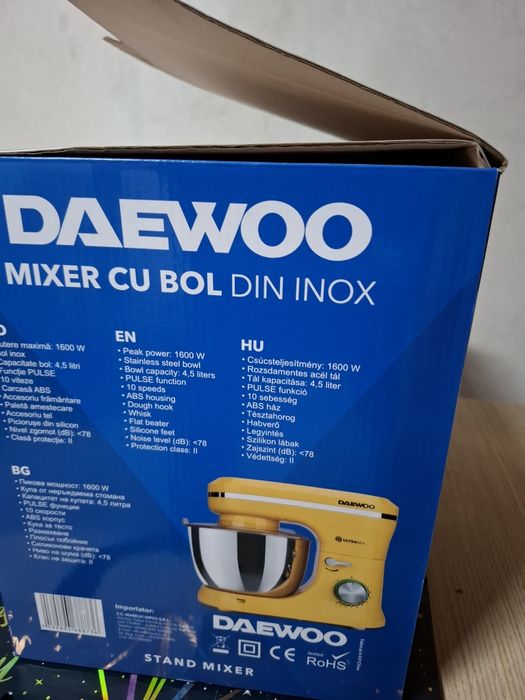 Roboti bucatarie noi