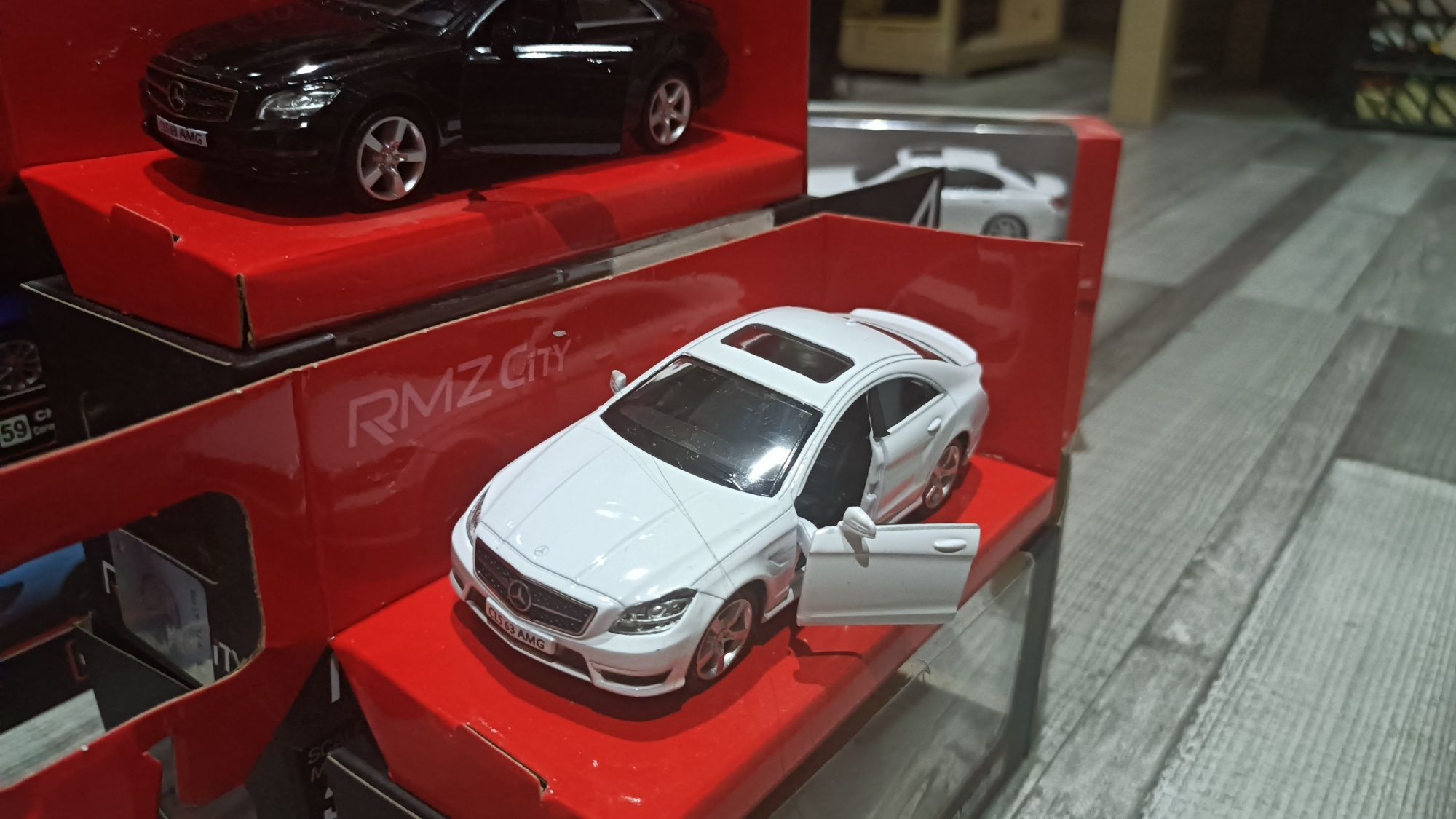 Rmz city hot sale mercedes benz