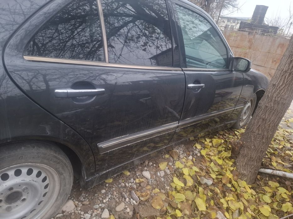 Продам MERCEDES BENZ W210 E200 V6 в аварийном состоянии