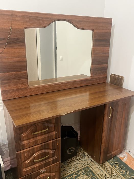 Зеркальный стол