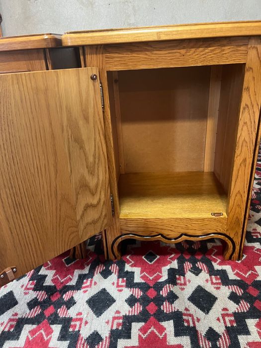 Масивни нощни шкафчета