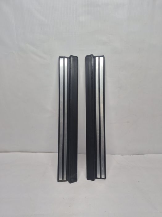 Накладки на пороги Mercedes w210