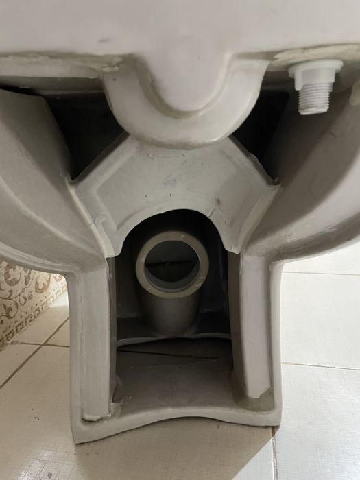 Продаю унитаз новый