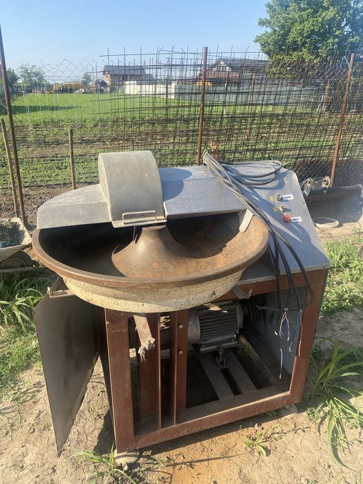 Cuter carne  caramangerie