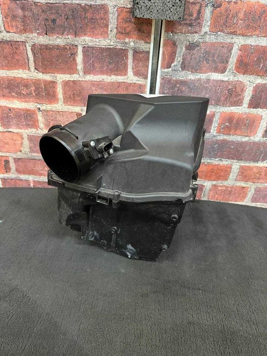 Carcasă filtru aer BMW SERIA 5 G60 550E