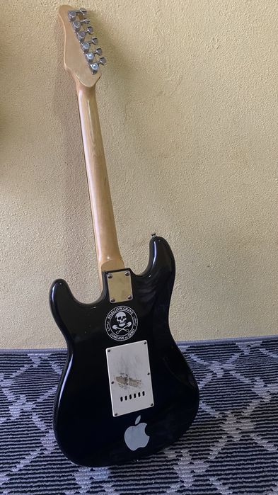 Электронный гитара Quintus