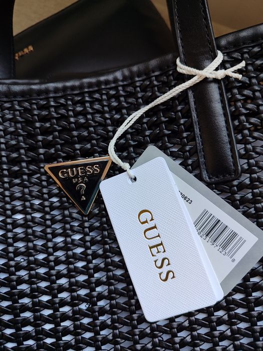 Нова  чанта Guess Brigitta и несесер