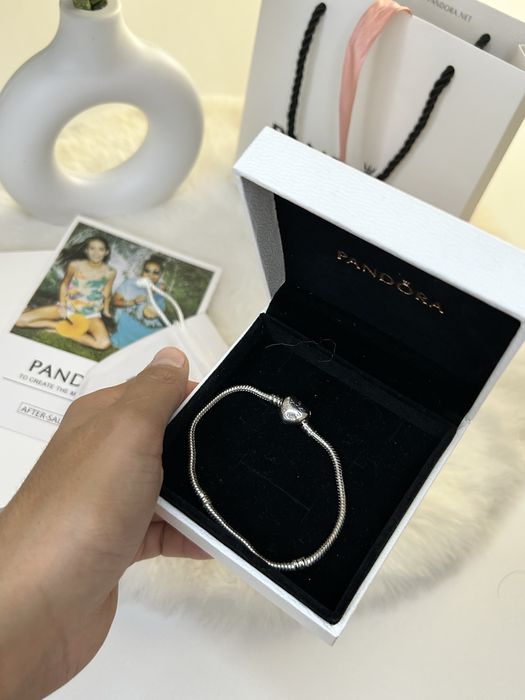 Браслет “Pandora moments”