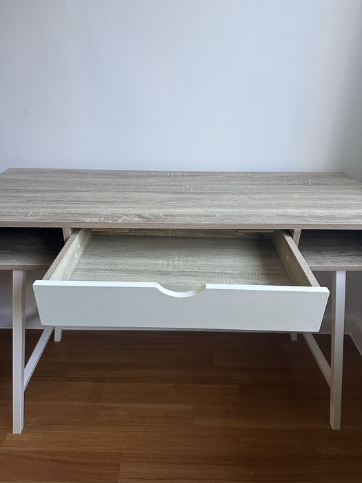 Vand birou in stare perfecta