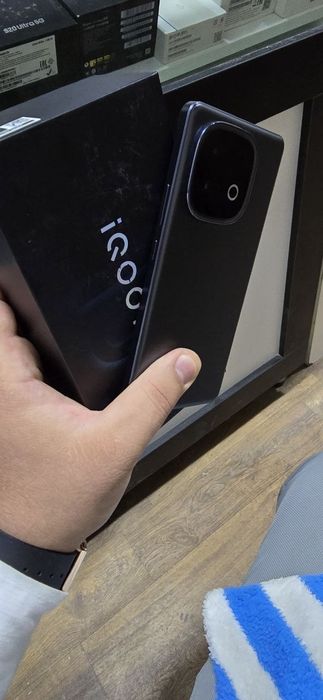 IQOO NEO 10.  256GB