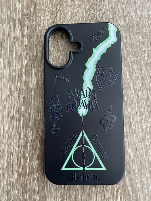 două huse pentru iPhone 17