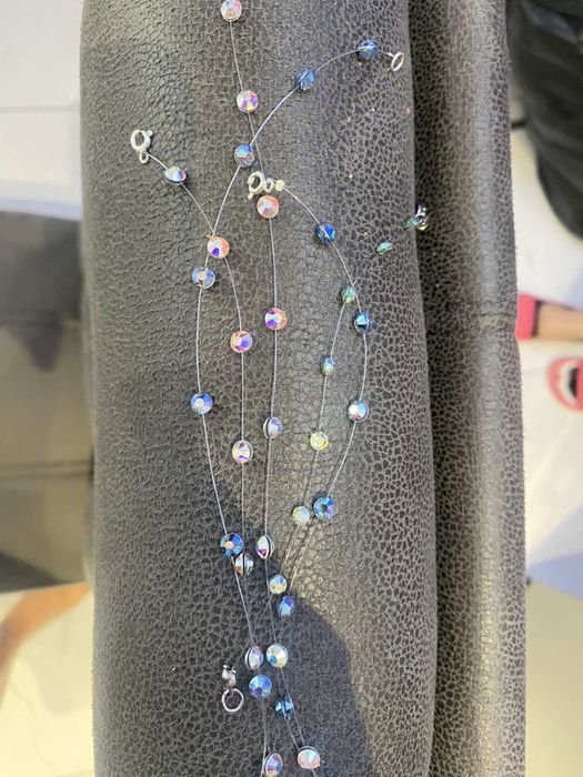 Гривна с камъни Сваровски