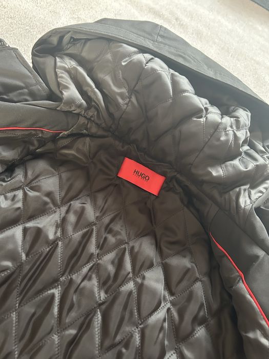 Geaca H u g o B o s s, noua ,marime 48 ,M