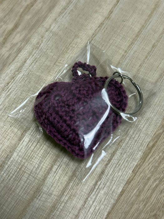 Breloc Inima Handmade Tricotat Violet