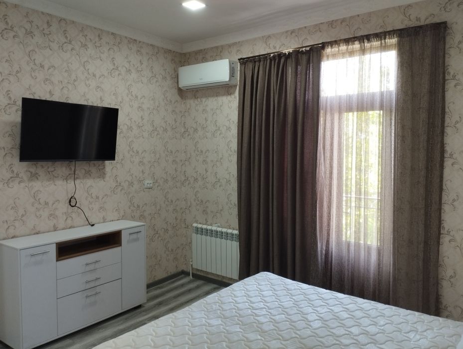 Продается своя, однокомнатная квартира с удобствами 40 КВ