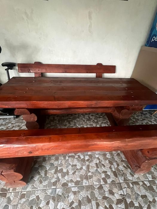 Vând masa cu banci lemn masiv
