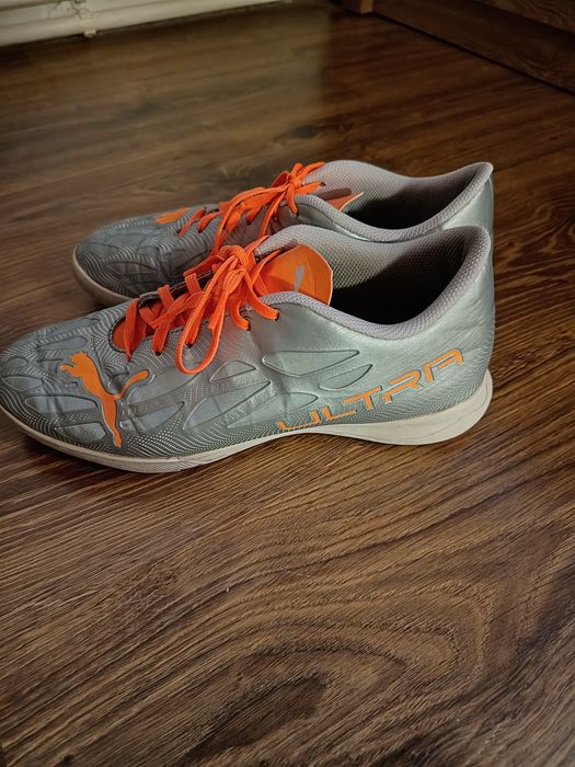 Ghete de fotbal puma