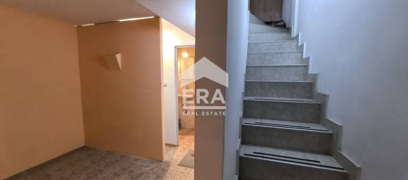 Дава се под наем Офис в Варна, Зимно кино Тракия - 43 кв.м за 250 € - Снимка #4