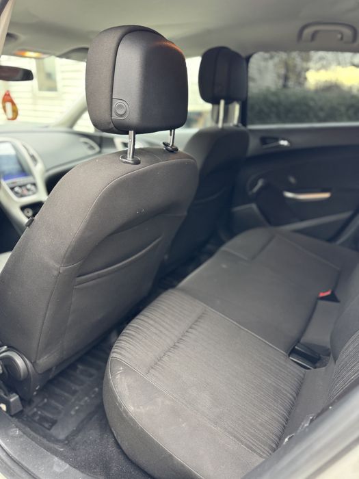 Opel Astra J 1,6 Benzina si GPL 2012 AC Inchidere centralizata