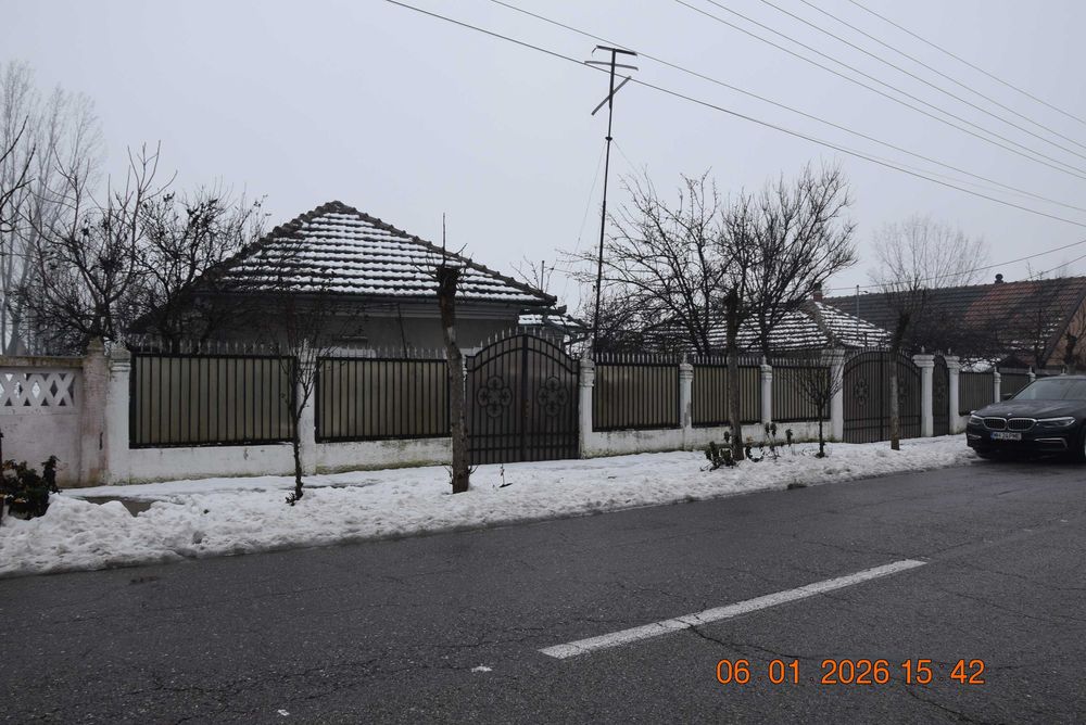 Casă 5 camere cu hol + Casa 3 camere cu hol cu teren 1000 mp