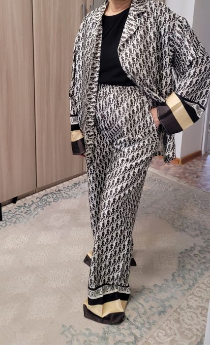 Продам атласовую двойку