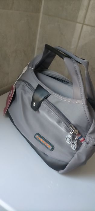 Продаются женские сумочки .