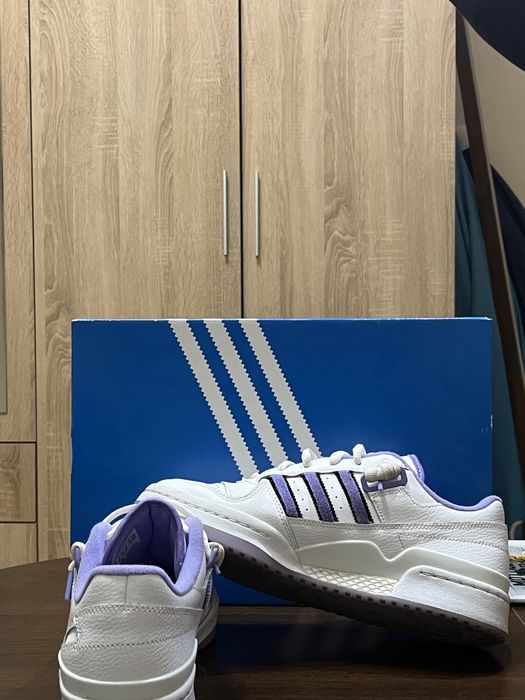 Обувки-Adidas кожени