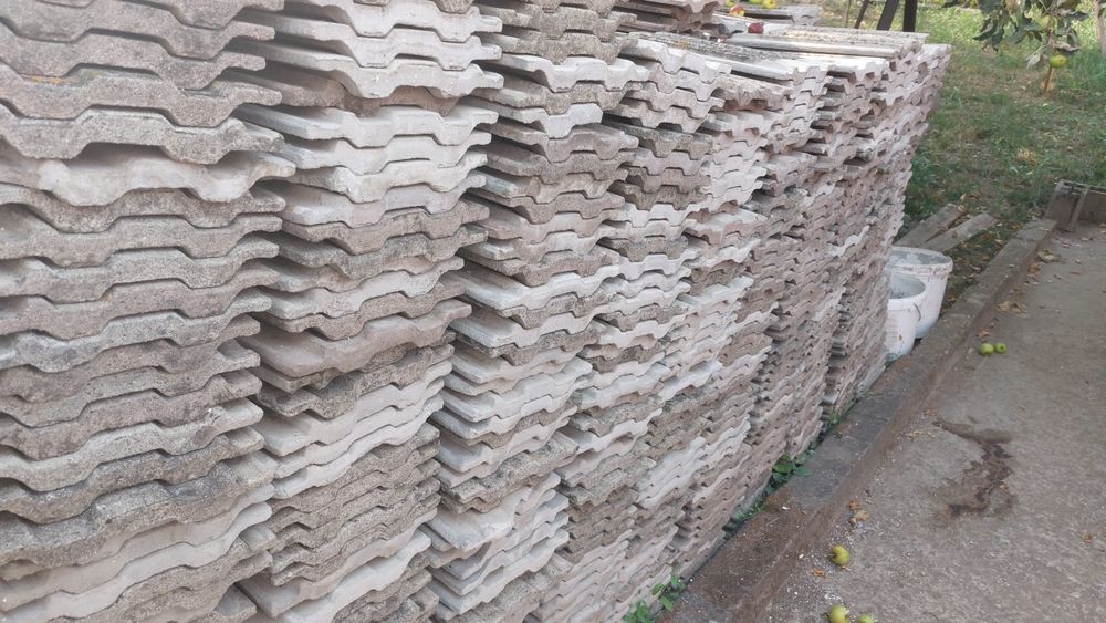 Țiglă din beton stare foarte buna