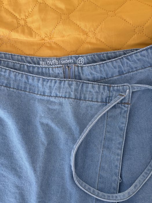 Разпродажба на дрехи в отлично състояние