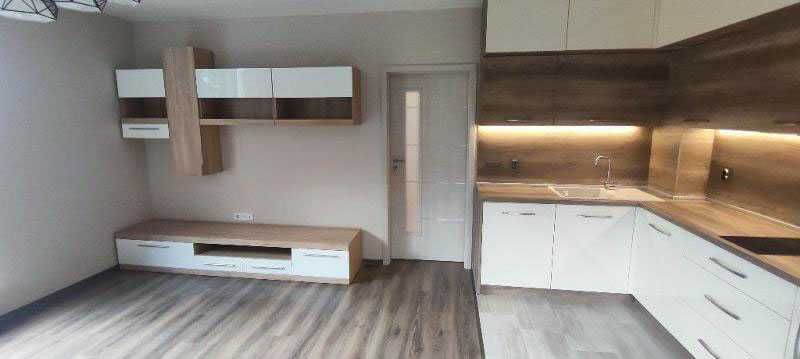 Дава се под наем Тристаен апартамент в София, Банишора - 98 кв.м за 818 € - Снимка #3