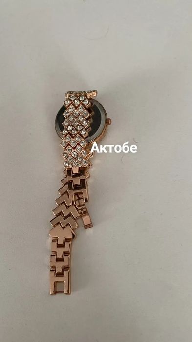 часы женские со стразами